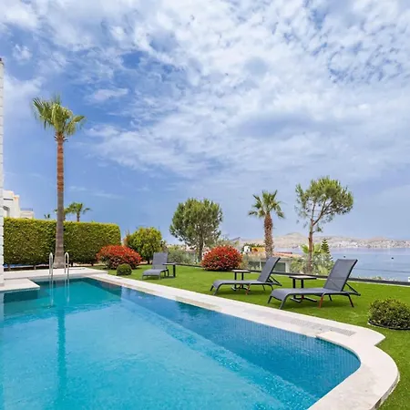 Stunning With Private Pool And Luxuriest Views יאליקאבאק