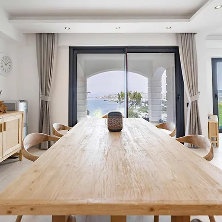 Stunning With Private Pool And Luxuriest Views *