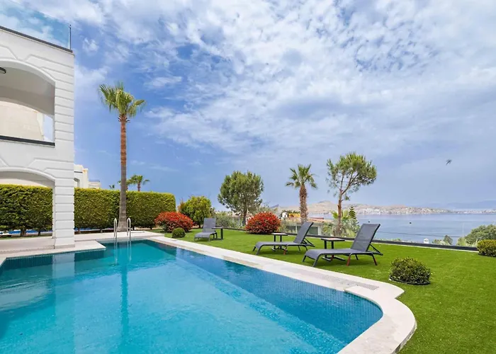 Stunning With Private Pool And Luxuriest Views Yalikavak